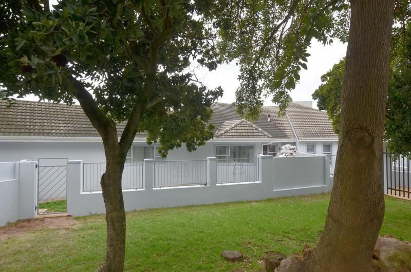 To Let 4 Bedroom Property for Rent in Everglen Western Cape